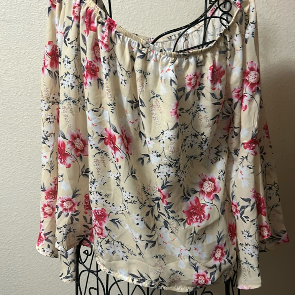 Light pastel yellow with flower prints size 1X